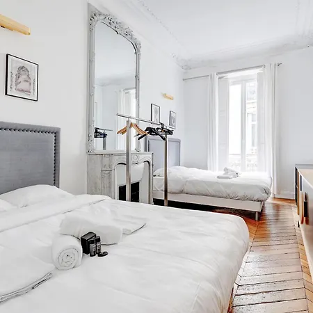 L'elegance Parisienne Au Coeur Des Champs-elysees Apartman *